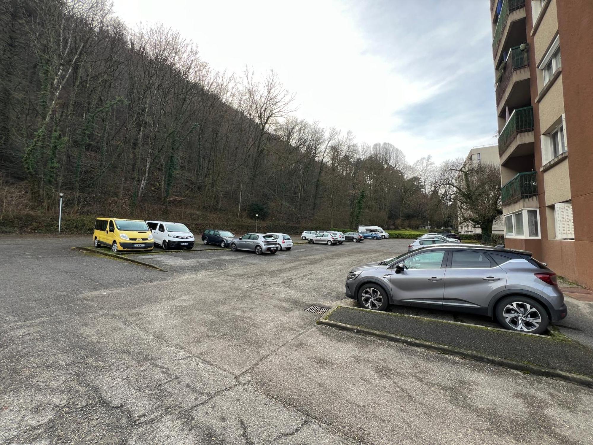 L'Universitairei Campusi Parking Gières Extérieur photo